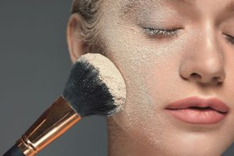 Πούδρα: Ο αφανής "ήρωας" του μακιγιάζ