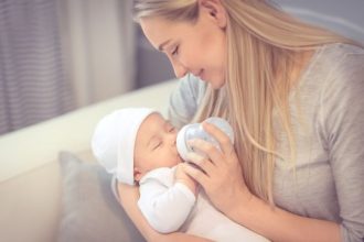 Μπιμπερό: Πώς να επιλέξετε το κατάλληλο για το μωρό σας