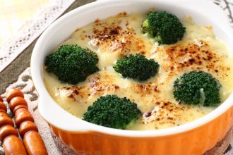 Μπρόκολο στο φούρνο με κρέμα γάλακτος