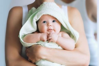 Νεογέννητο: Πόσο συχνά πρέπει να το κάνετε μπάνιο