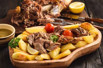 Κατσικάκι με πατάτες