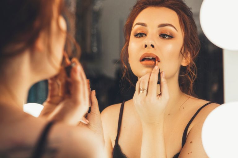 Το επαγγελματικό κόλπο για να διαλέξετε την απόχρωση κραγιόν