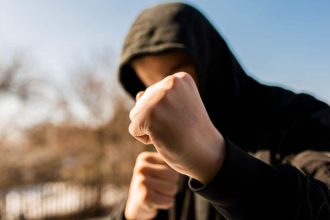 Αχαΐα: Κι άλλο περιστατικό βίας με πρωταγωνιστές ανήλικους - Έστειλαν 17χρονο μαθητή στο νοσοκομείο