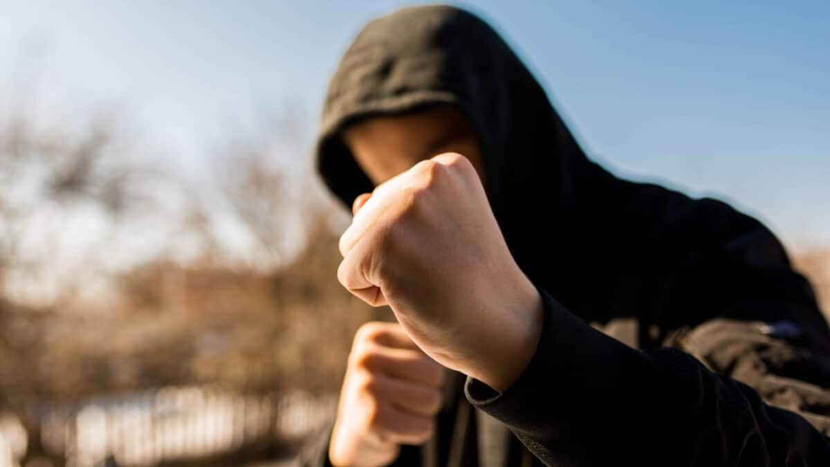 Αχαΐα: Κι άλλο περιστατικό βίας με πρωταγωνιστές ανήλικους - Έστειλαν 17χρονο μαθητή στο νοσοκομείο