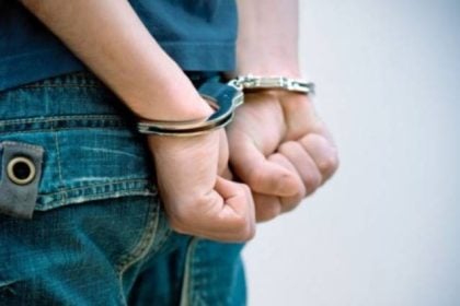 Πάτρα: Κυκλοφορούσε ελεύθερος έχοντας καταδίκες πάνω από 11 χρόνια!