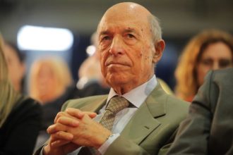 Κώστας Σημίτης : Η σπάνια φωτογραφία του απ’ όταν ήταν 30 ετών