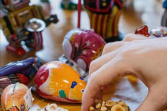 Σκαντζοχοιράκια με σοκολάτα γάλακτος και φουντούκια