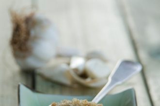 Σκορδαλιά με καρύδια