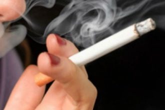 Το κάπνισμα δημιουργεί πορβλήματα σε όσους πάσχουν από ρευματοειδή αρθρίτιδα