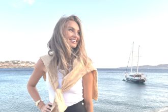 Ξανθιά για πρώτη φορά: Όλα όσα πρέπει να περιμένεις ότι θα συμβούν στα μαλλιά σου