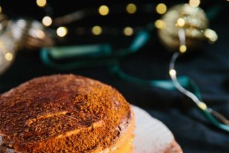 Tούρτα με μους πικρής σοκολάτας και κρέμα πορτοκάλι