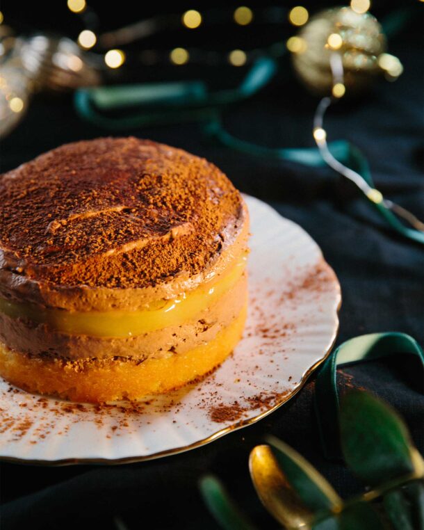 Tούρτα με μους πικρής σοκολάτας και κρέμα πορτοκάλι