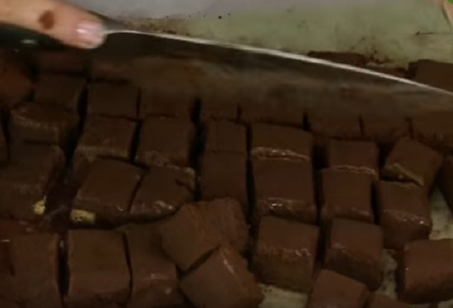 Εύκολα σοκολατάκια με άρωμα καφέ