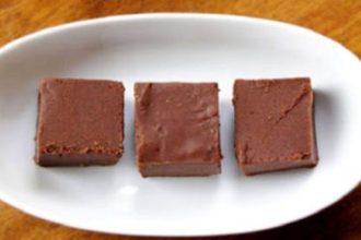 Παγωμένο σουφλέ σοκολάτας γάλακτος