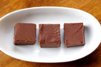 Παγωμένο σουφλέ σοκολάτας γάλακτος