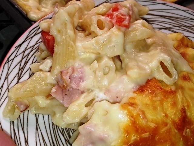 Σουφλέ με πένες και μπεσαμέλ