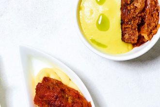 Σουτζουκάκια σμυρναίικα με πουρέ πατάτας