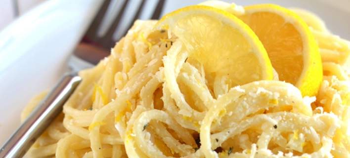 Σπαγγέτι με λεμόνι και σκόρδο