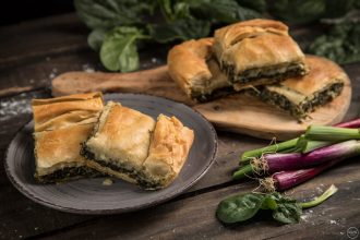 Σπανακόπιτα με χειροποίητο φύλλο από αλεύρι Ζέας