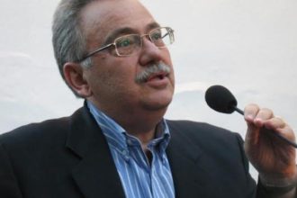 «Οι ωραίοι έχουν χρέη»