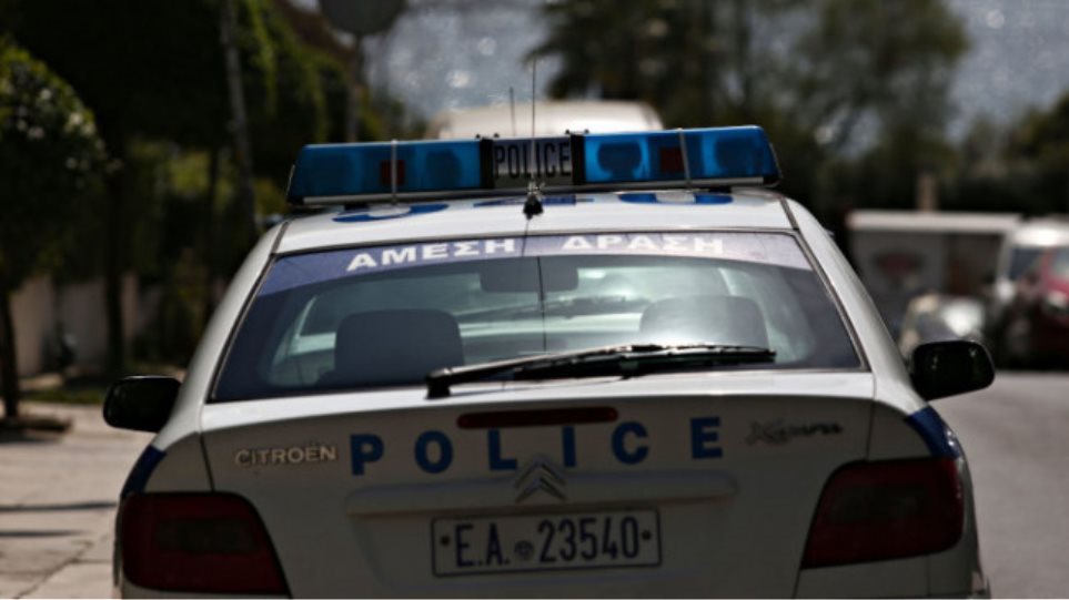 Πάτρα: Ανήλικη άρπαξε χρήματα από ηλικιωμένο