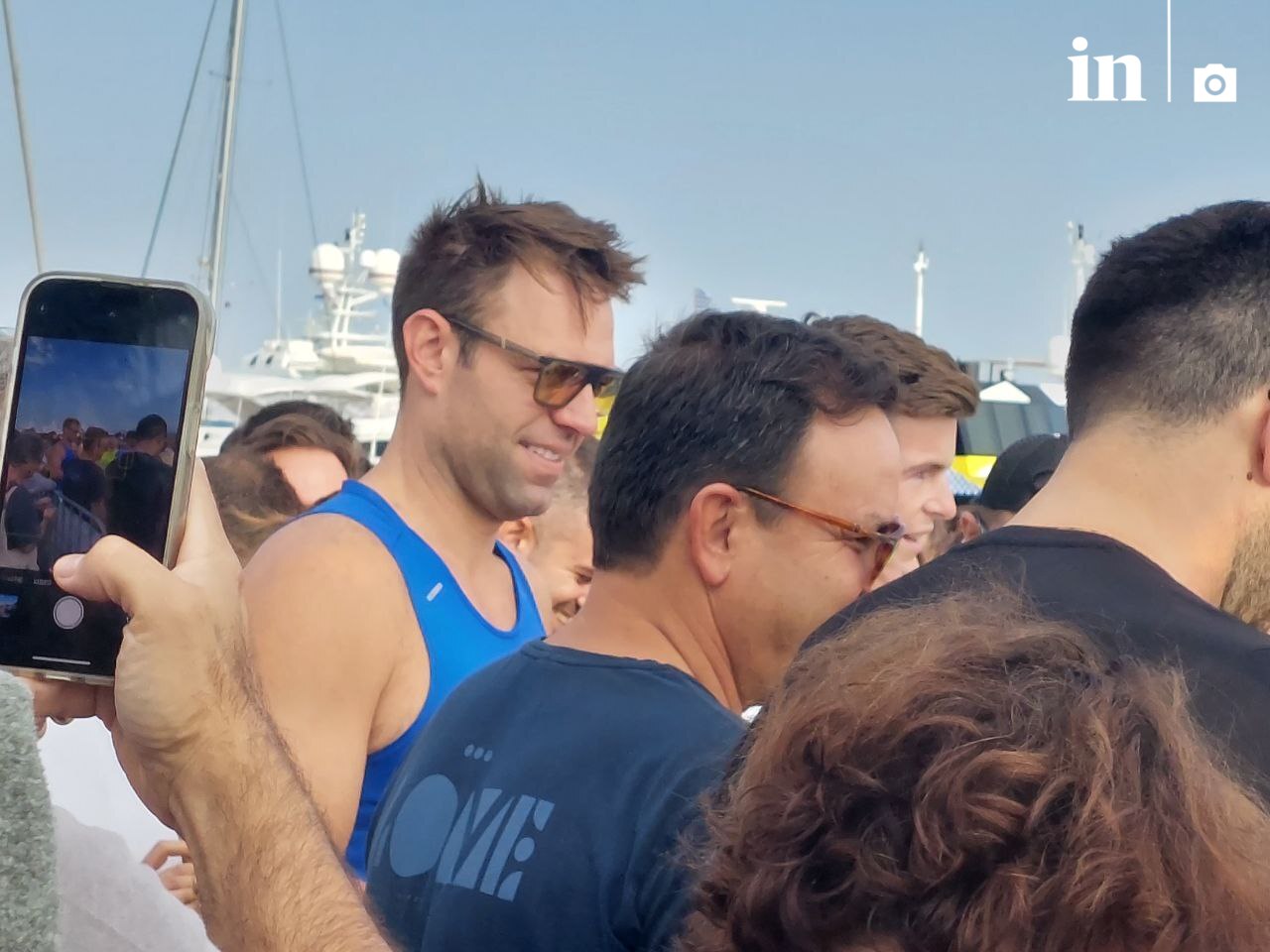 Στέφανος Κασσελάκης: Έτρεξε στο Spetses Mini Marathon με τον σύντροφό του
