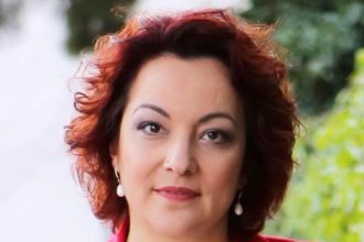 Με τη σκέψη σε όσους δεν κουράζονται να ελπίζουν