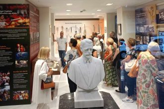 Έκθεση Ολυμπιακής Λαμπαδηδρομίας του σπιράλ: Πλήθος επισκεπτών στην «Οικία Παλαμά»