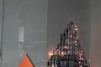 Ομάδα Εθελοντισμού του σπιράλ: Έφτιαξαν «το δέντρο με το γάλα» (ΦΩΤΟ)