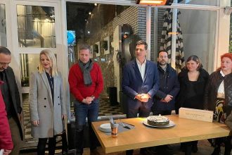 Η κοπή της πίτας του σπιράλ