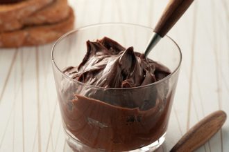 Σπιτική πραλίνα με δύο υλικά