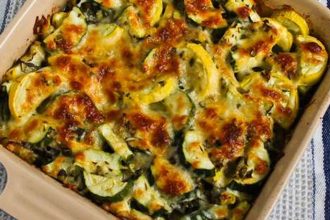 Σουφλέ με κολοκυθάκια και ανάμεικτα τυριά