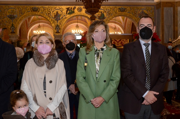 Στην Χριστουγεννιάτικη λειτουργία η Βίβιαν Σαμούρη