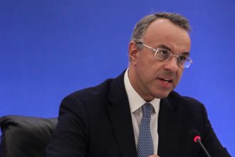 Ο Χρήστος Σταϊκούρας στην κοπή της πίτας της ΔΕΕΠ Αχαΐας ΝΔ