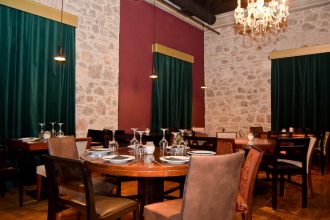 Την Τετάρτη 3 Οκτωβρίου το opening του Steak Bar στο Royal
