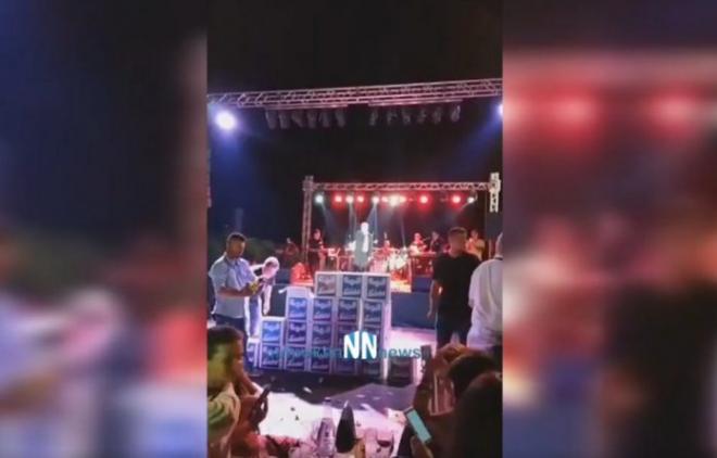 ΒΙΝΤΕΟ: Βουνά οι σαμπάνιες στον Θέμη Αδαμαντίδη σε γνωστό κέντρο