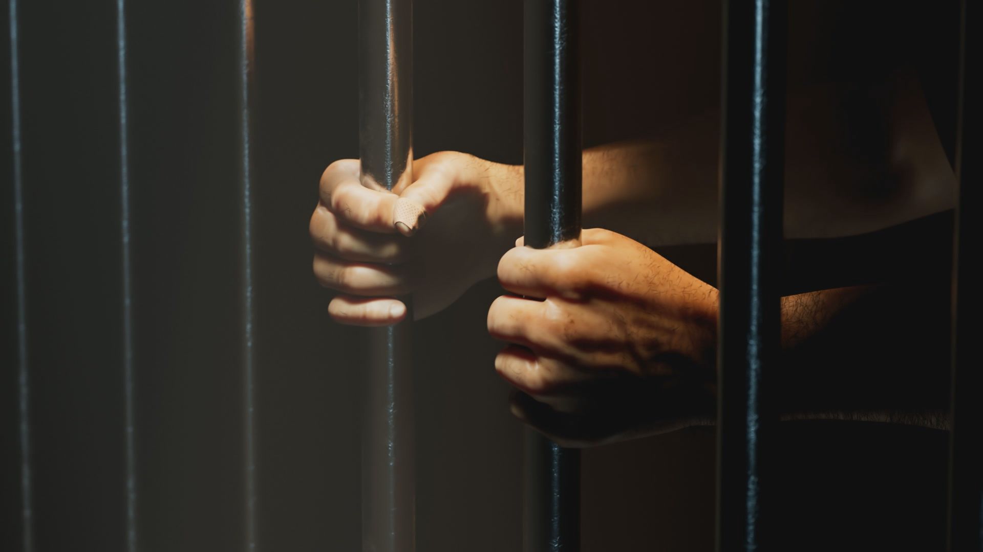 Υποχρεωτικά στη φυλακή όσοι διαπράττουν νέα αδικήματα ενώ κυκλοφορούν ελεύθεροι με περιοριστικούς όρους