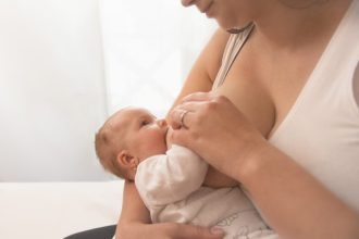 Μαλάξεις στο στήθος κατά το θηλασμό