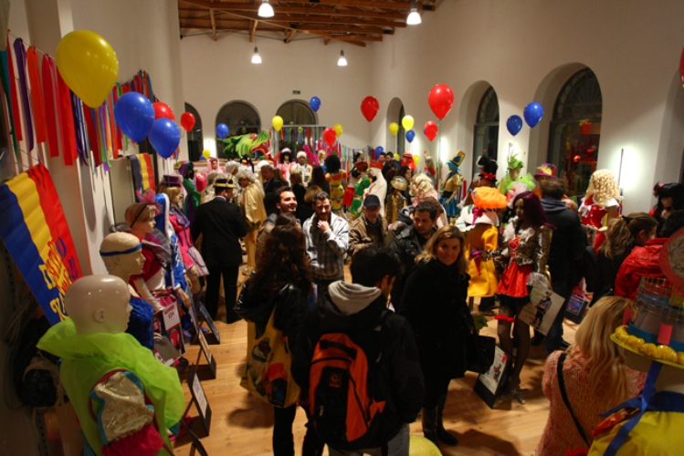 Πατρινό Καρναβάλι 2019: Από το Σάββατο οι στολές των πληρωμάτων στην Αγορά Αργύρη