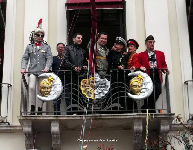 Η φωτογραφία με τους "Στρατηγούς" του καρναβαλιού που έγινε viral!!!