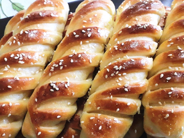 Στριφτά ψωμάκια με τυρί κρέμα