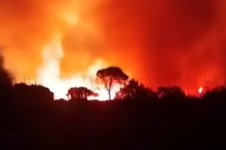 Κοντεύει να φτάσει στην Αφρική ο καπνός από τη φωτιά στα Κύθηρα, δείτε βίντεο από δορυφόρο