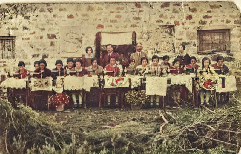 Η Σχολή της Singer στην Αχαΐα το 1896! Η φωτογραφία - ντοκουμέντο που έγινε viral