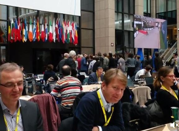 Πώς βγαίνει η είδηση από τη Σύνοδο Κορυφής - ΔΕΙΤΕ ΒΙΝΤΕΟ