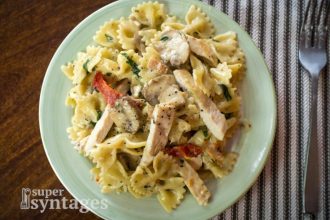 Αρωματικές φαρφάλες με κοτόπουλο και μανιτάρια