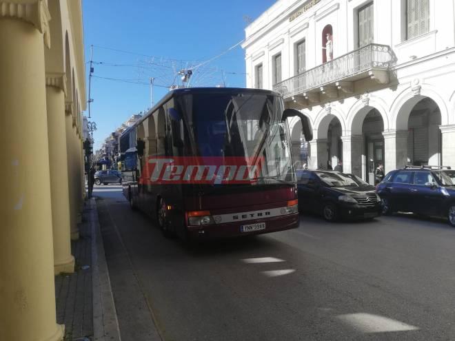 Πάτρα: «Ελυσαν χειρόφρενο» τα τουριστικά λεωφορεία - Αυτοκινητοπομπή διαμαρτυρίας για την πανδημία (ΦΩΤΟ-ΒΙΝΤΕΟ) ΝΕΟΤΕΡΑ