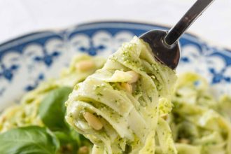 Ταλιατέλες με πέστο δυόσμου