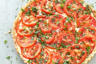 Τάρτα με ντομάτα και λάδι