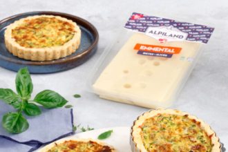 Ταρτάκια με έμενταλ, κολοκυθάκια και μυρωδικά