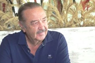 Τάσος Κωστής: Το πρώτο πράγμα που έβαλα στο καινούριο σπίτι στην Κύπρο ήταν η φωτογραφία της γυναίκας μου